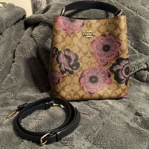 Coach bucket bag